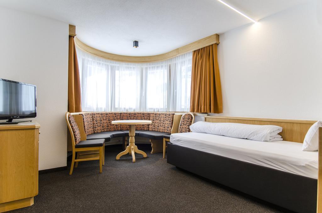 Hotel Garni Persutt Ischgl Exterior photo